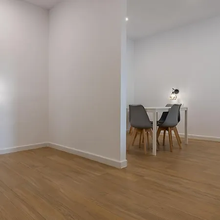 Ares I 15 Min Walk Theatre , Pet Friendly Crib דירה מרידה