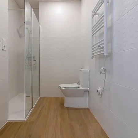 Ares I 15 Min Walk Theatre , Pet Friendly Crib Appartement