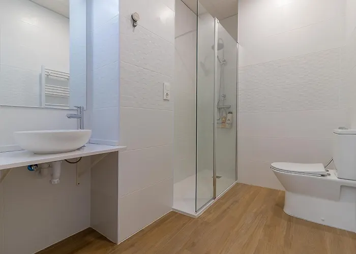 Апартаменты Ares I 15 Min Walk Theatre , Pet Friendly Crib *