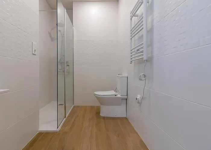 Ares I 15 Min Walk Theatre , Pet Friendly Crib Апартаменты